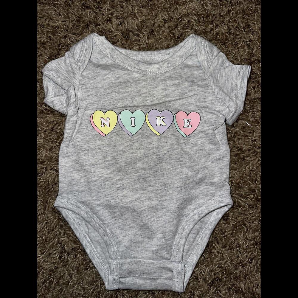 Nike Infant (Girl’s) 3 Piece Romper Bodysuits Set - Picture 7 of 12